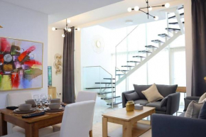 Urban Oasis Retreat Transit - 2BR duplex in Masdar City
